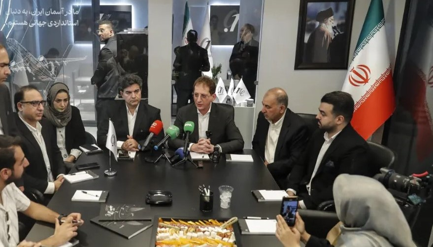 تصویر مقاله: بابک زنجانی و ادعاهای جنجالی: از ۵۰ میلیارد دلار سرمایه تا واردات طلا و ۴۵ هزار تاکسی!