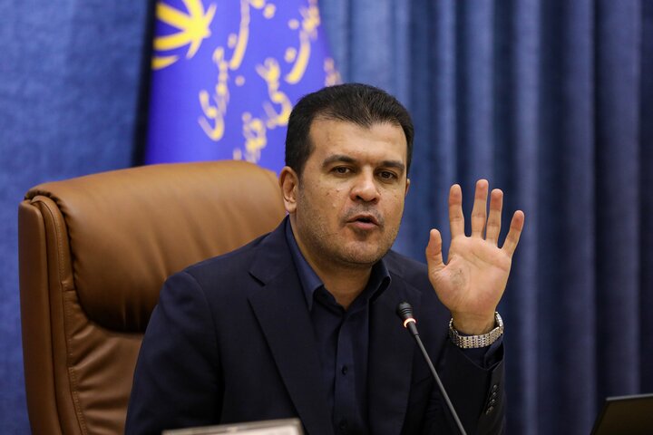 تصویر مقاله: موضع صریح معاون علمی رئیس‌جمهور درباره صدور مجوز تاکسی اینترنتی: «کسب‌وکارهای موفق را ناامید نکنیم!»