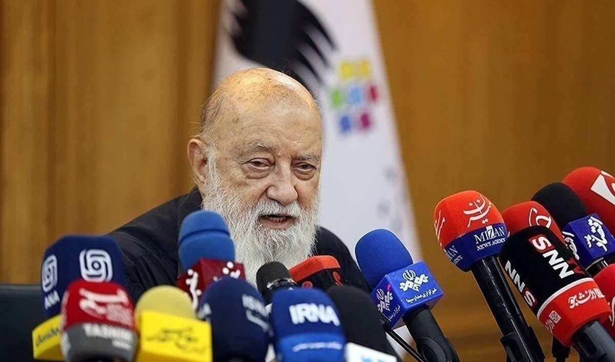 تصویر مقاله: چمران: تاکسی‌های اینترنتی بی‌متولی‌اند / رانندگان تاکسی شهری اجازه افزایش نرخ ندارند